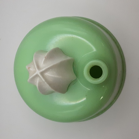 Vintage Jadite Mixer/Juicer Attachment for old Electric mixers - Picture 5 of 10